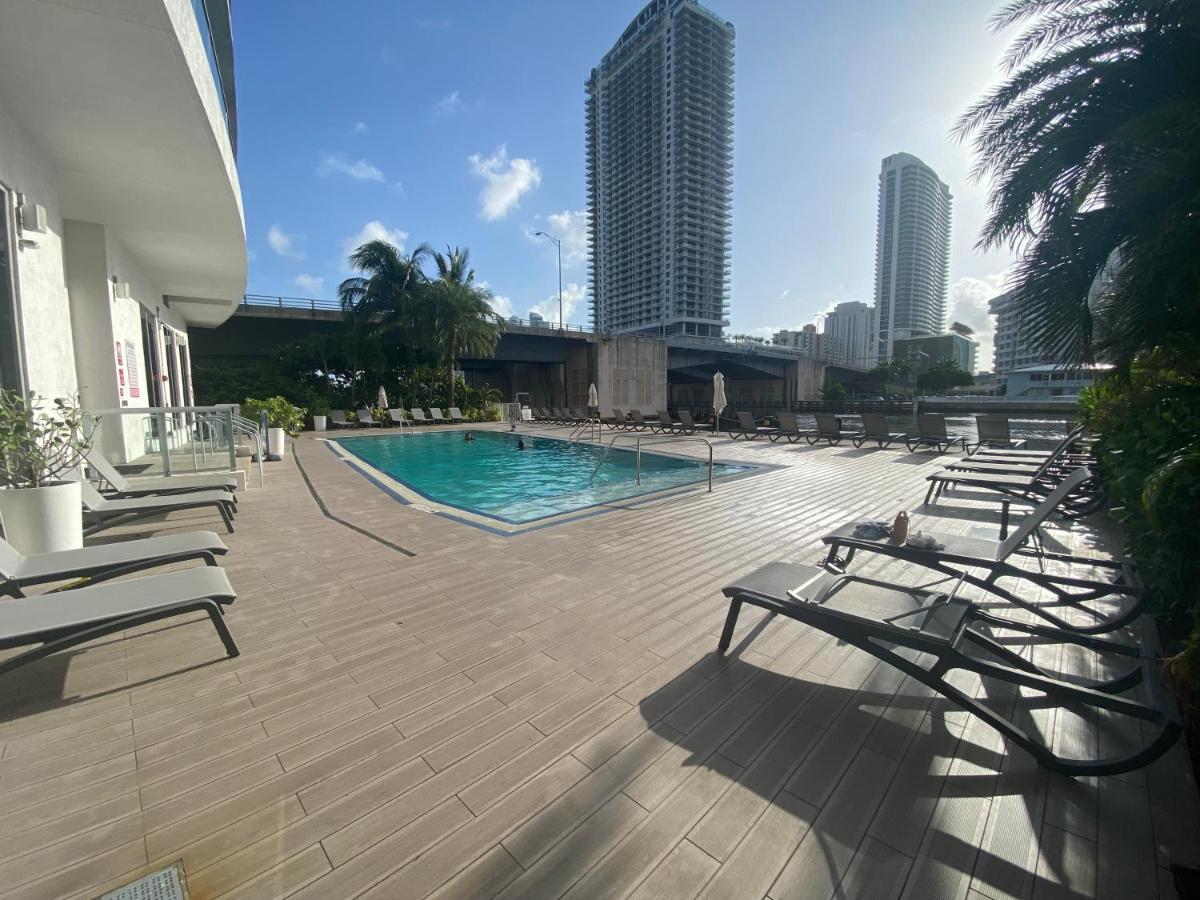 Studio In Hallandale 2 Beds Hallandale Beach Exteriér fotografie